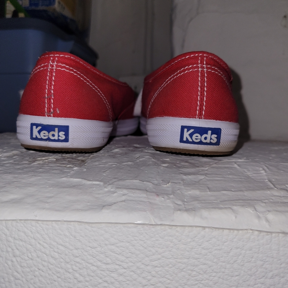 Red Keds - Picture 5 of 5